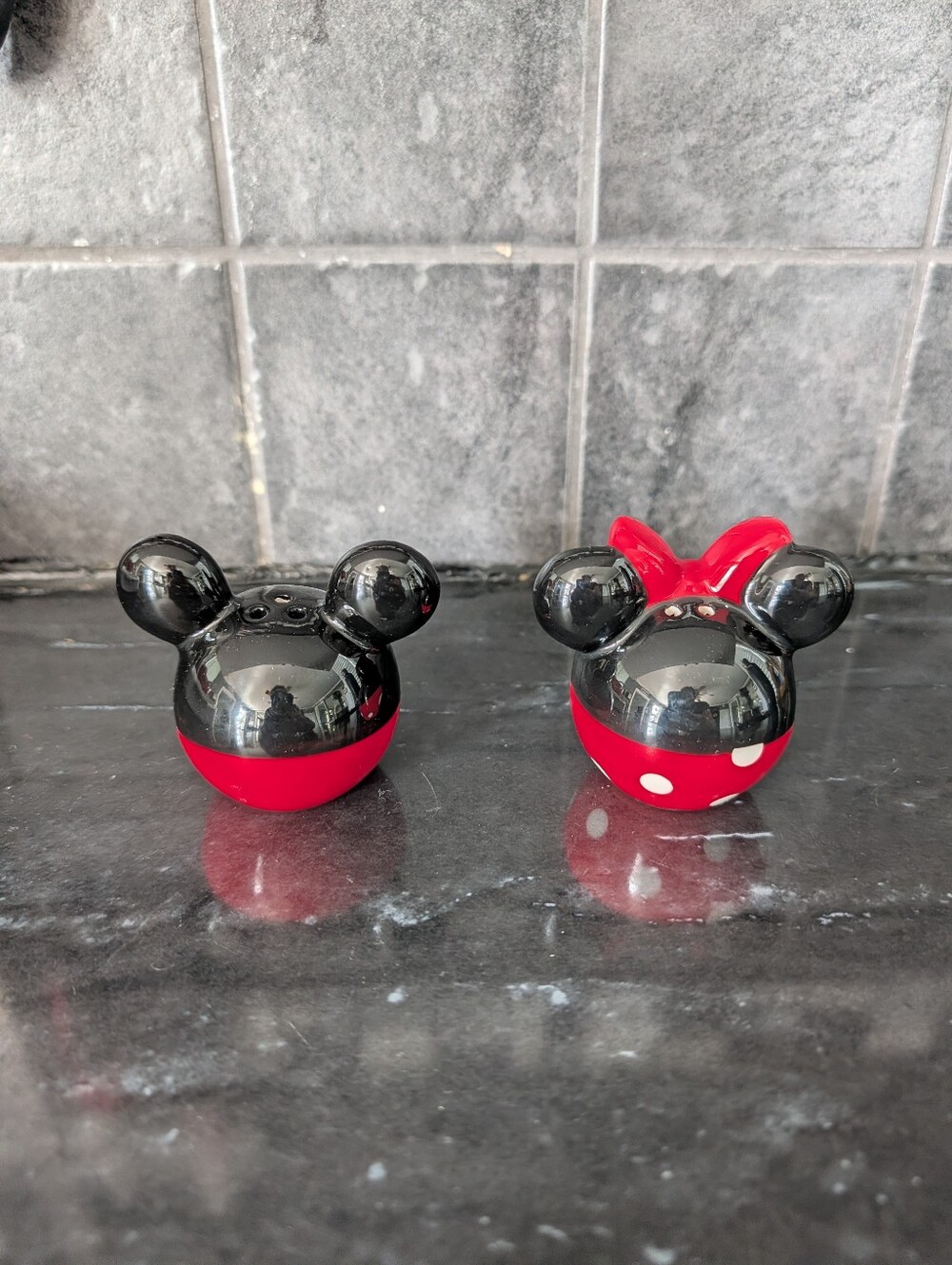 Disney Mickey & Minnie Mouse Ears - Salt & Pepper Shakers - Picture 4 of 4